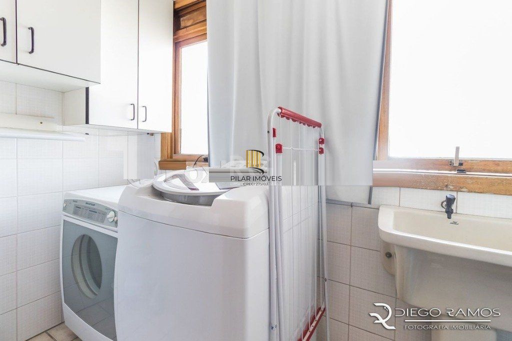 Apartamento á Venda - 71.5m², 2 dormitórios, sendo 1 suíte, 1 vaga - Petrópolis