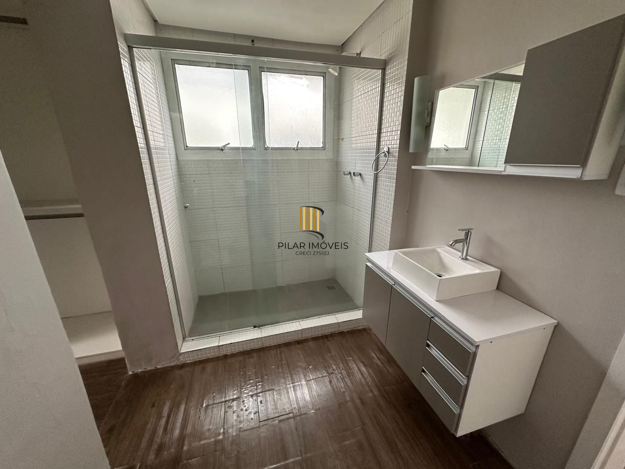Vende-se cobertura com 2 quartos(2 suítes), piscina, 2 vagas e 235 m² – Mont`Serrat
