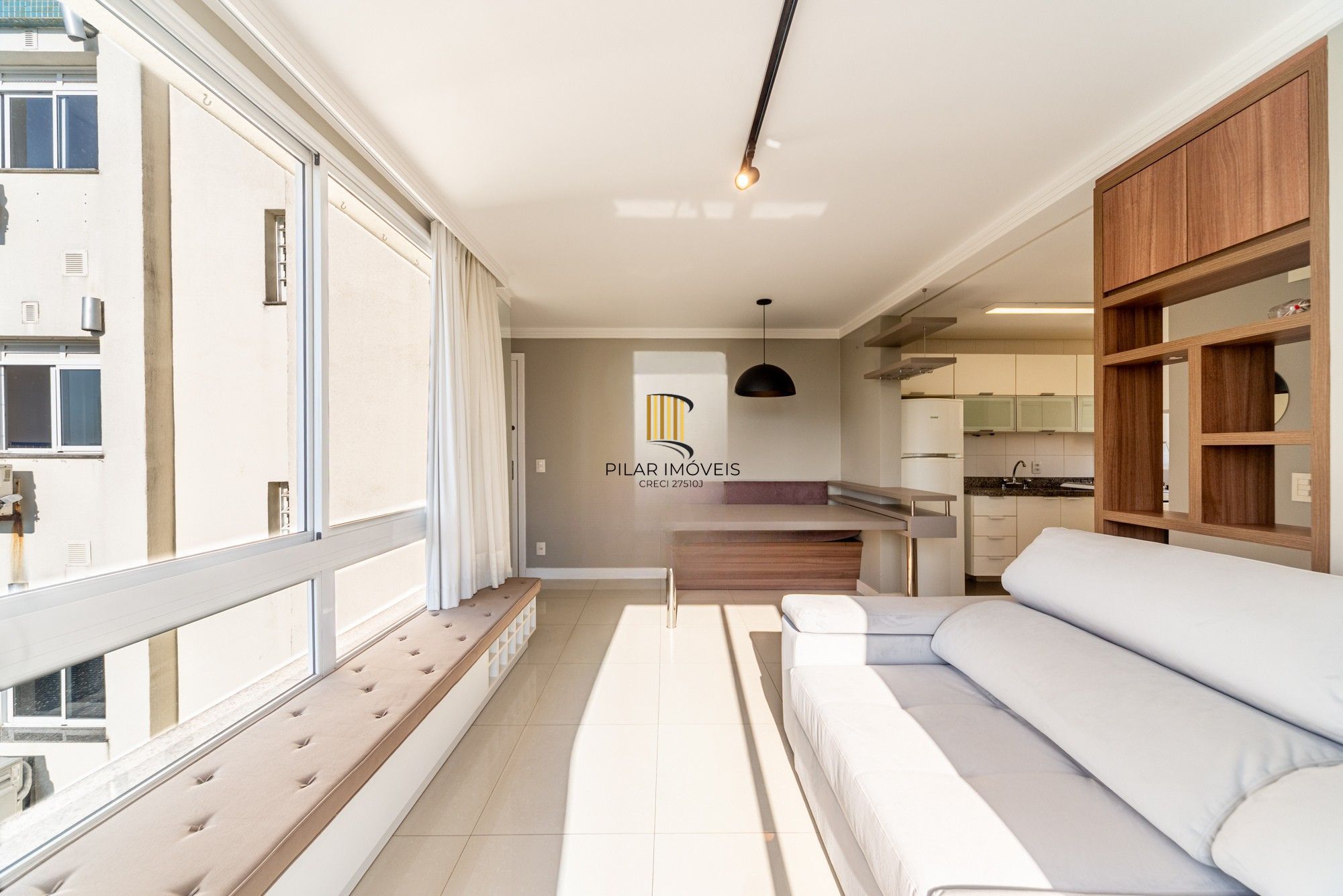 Vende-se apartamento com 1 quarto e 1 vaga – Mont'Serrat