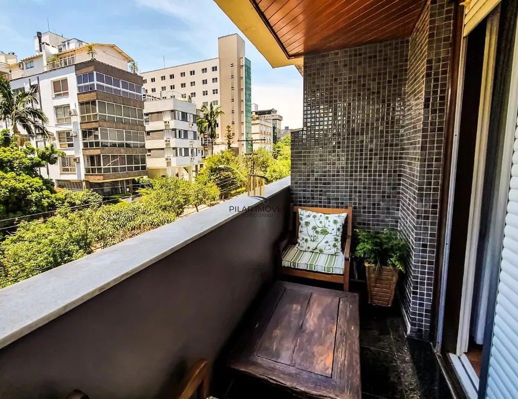 Vende-se apartamento com 3 quartos (1 suíte), 2 sacadas com churrasqueira, 132m² e 2 vagas - Auxiliadora