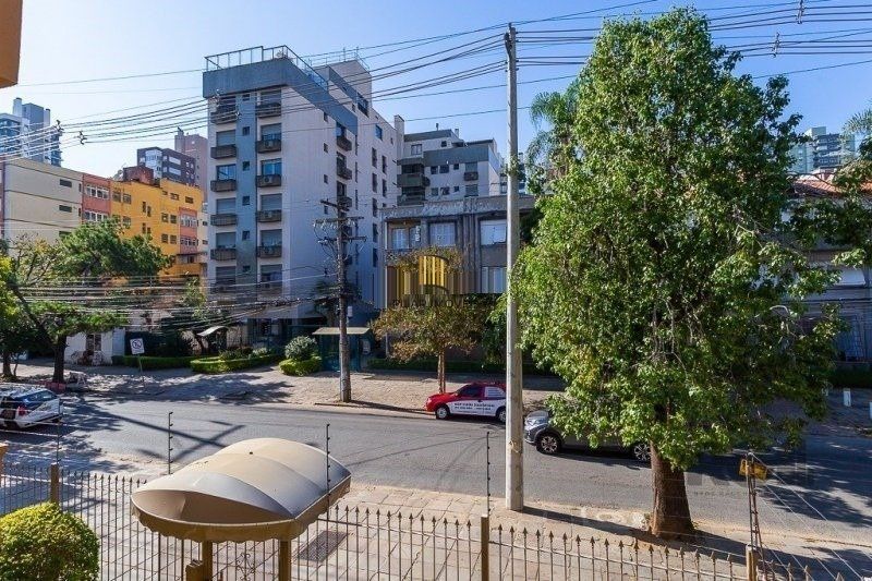 Apartamento 2 dormitórios, 84 m², 2 banheiros no Bairro Petrópolis em Porto Alegre