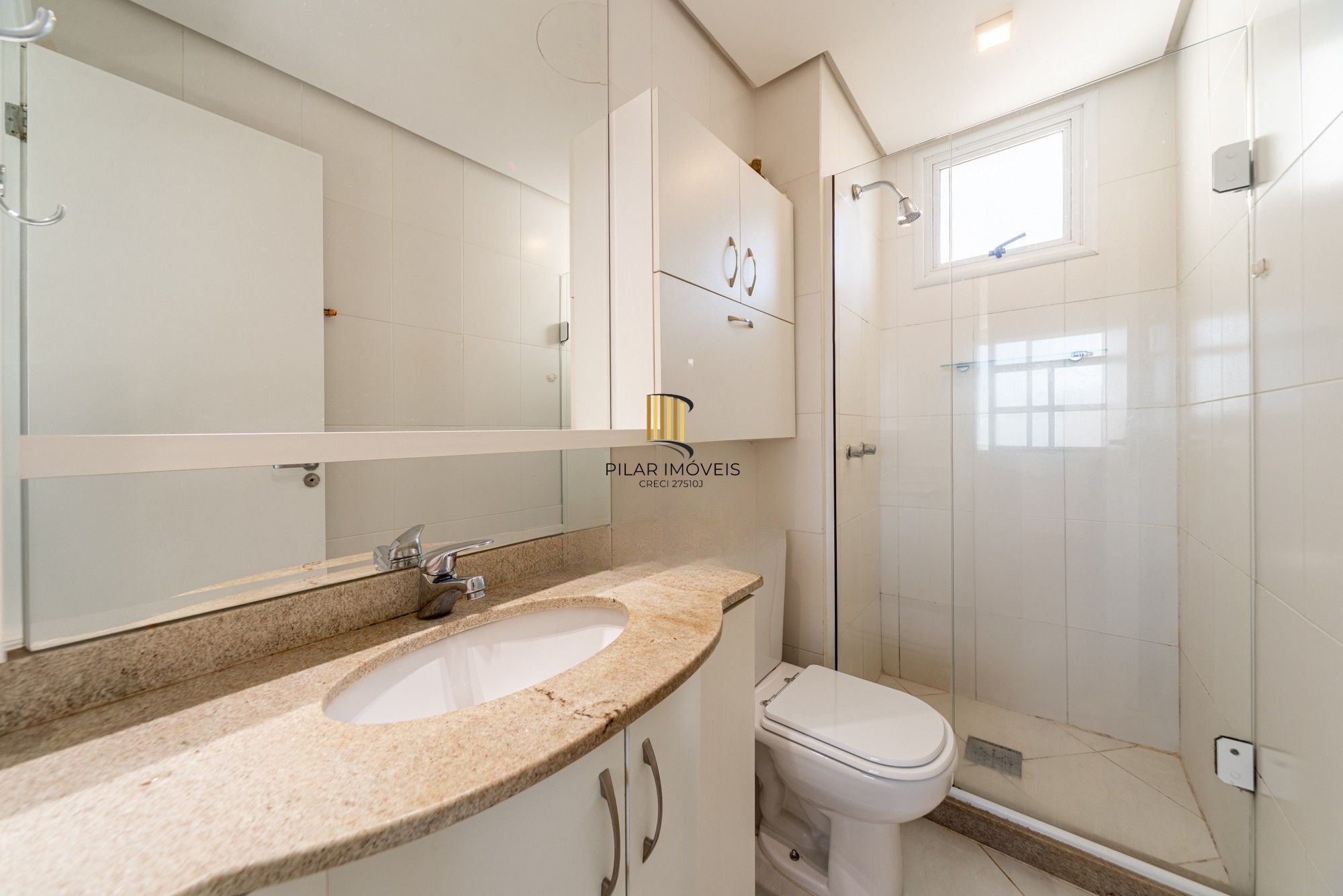 Vende-se apartamento com 1 quarto e 1 vaga – Mont'Serrat