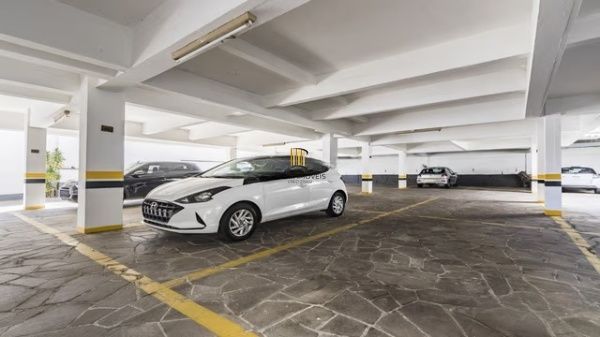 Vende-se apartamento com 1 quarto, 43m² e 1 vaga – Petrópolis