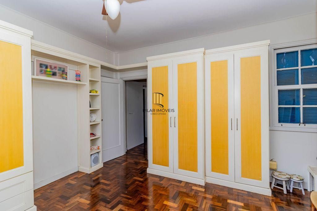 Vende-se apartamento com 2 quartos, sacada e 1 vaga – 113 m² – Moinhos de Vento
