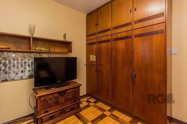 Amplo Apartamento de 3 quartos com suíte e 2 sacadas, com Vista para o Guaíba e 1 Vaga - Moinhos de Vento - 126m²