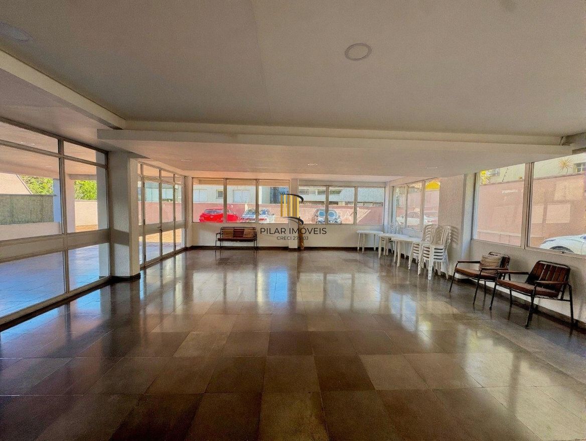 Vende-se apartamento com 3 quartos(1 suíte), 174m² e 2 vagas - Bom Fim