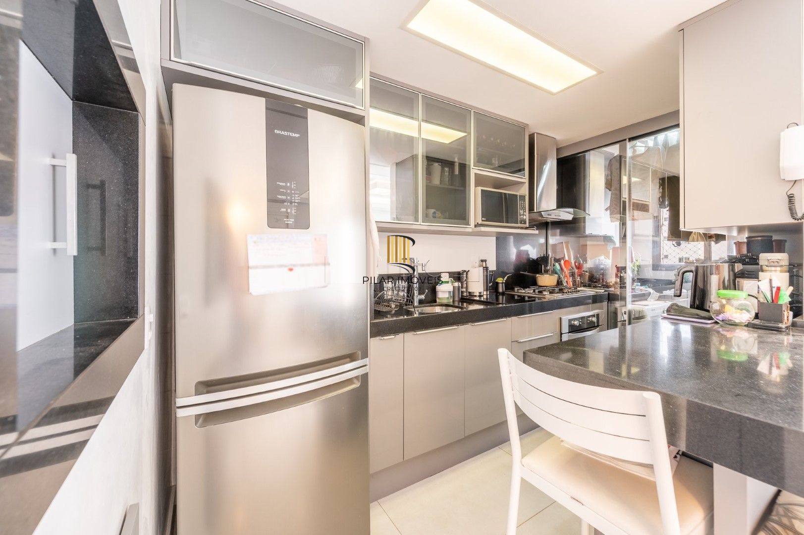 Vende-se apartamento com 3 quartos (1 suíte), 78,5 m² e 2 vagas – Passo da Areia