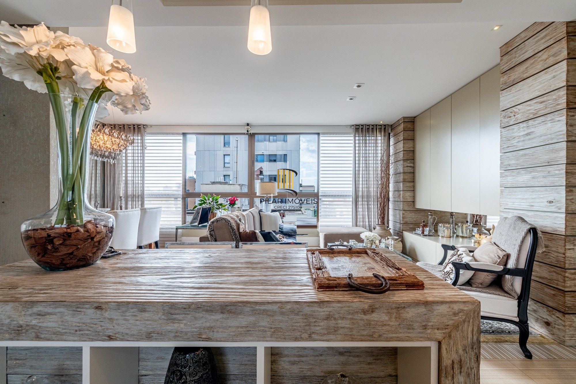 Vende-se cobertura com 2 quartos (1 suíte), 185m² e 2 vagas – Rio Branco