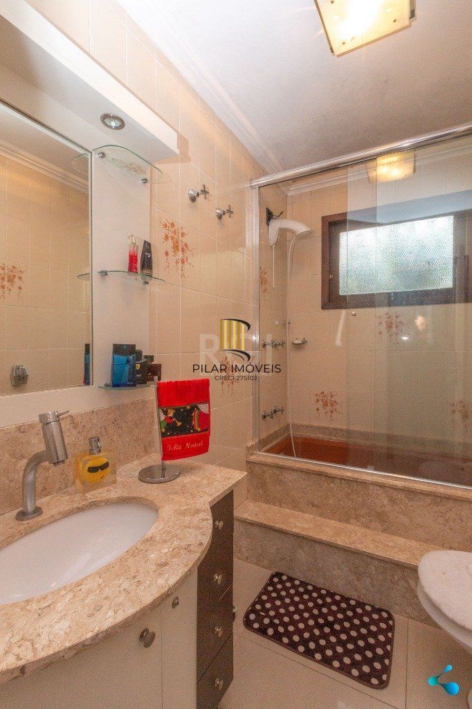 Casa para Venda - 240m², 3 dormitórios, sendo 1 suites, 3 vagas - Partenon
