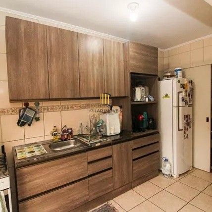 Vende-se apartamento com 2 quartos, 84 m² e 1 vaga - Menino Deus