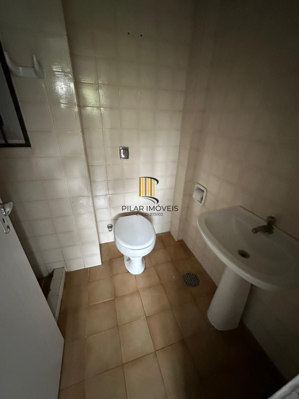 Vende-se cobertura com 2 quartos(2 suítes), piscina, 2 vagas e 235 m² – Mont`Serrat