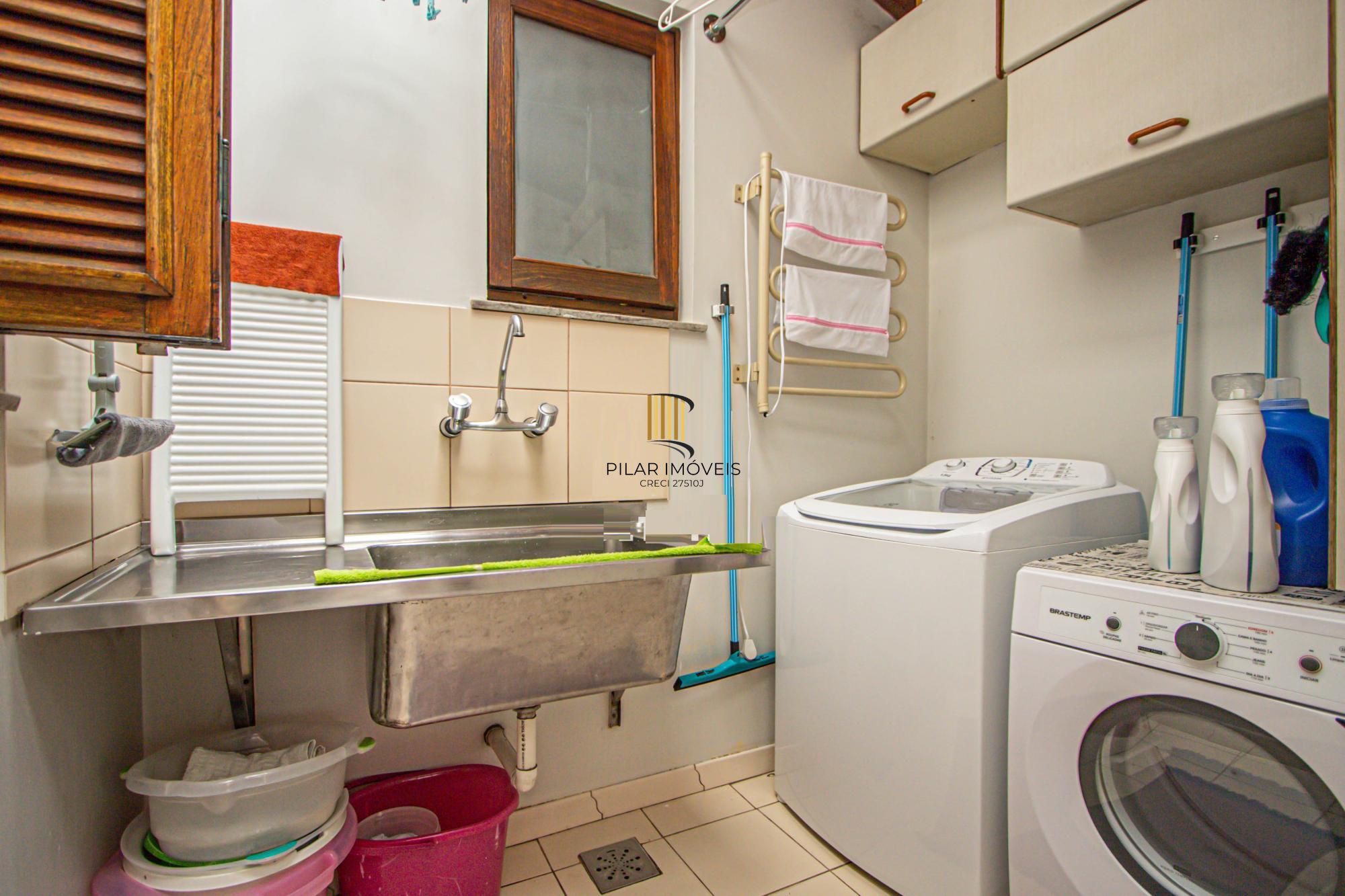 Apartamento mobiliado com 4 quartos, hidromassagem e 2 vagas -254 m²- Petrópolis