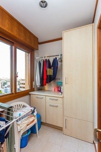 Vende-se luxuosa cobertura 329m² com 3 suítes e 3 vagas de garagem no Petrópolis