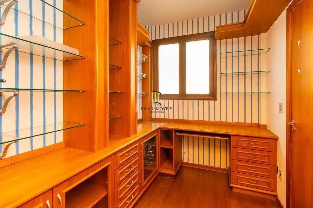 Vende-se apartamento com 3 quartos( 1 suíte), 111m² e 1 vaga – Auxiliadora