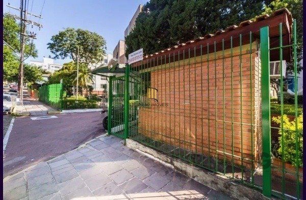 Vende-se apartamento 2 quartos espaçosos com vaga rotatirva próximo ao Mãe de Deus - 54m² - Medianeira