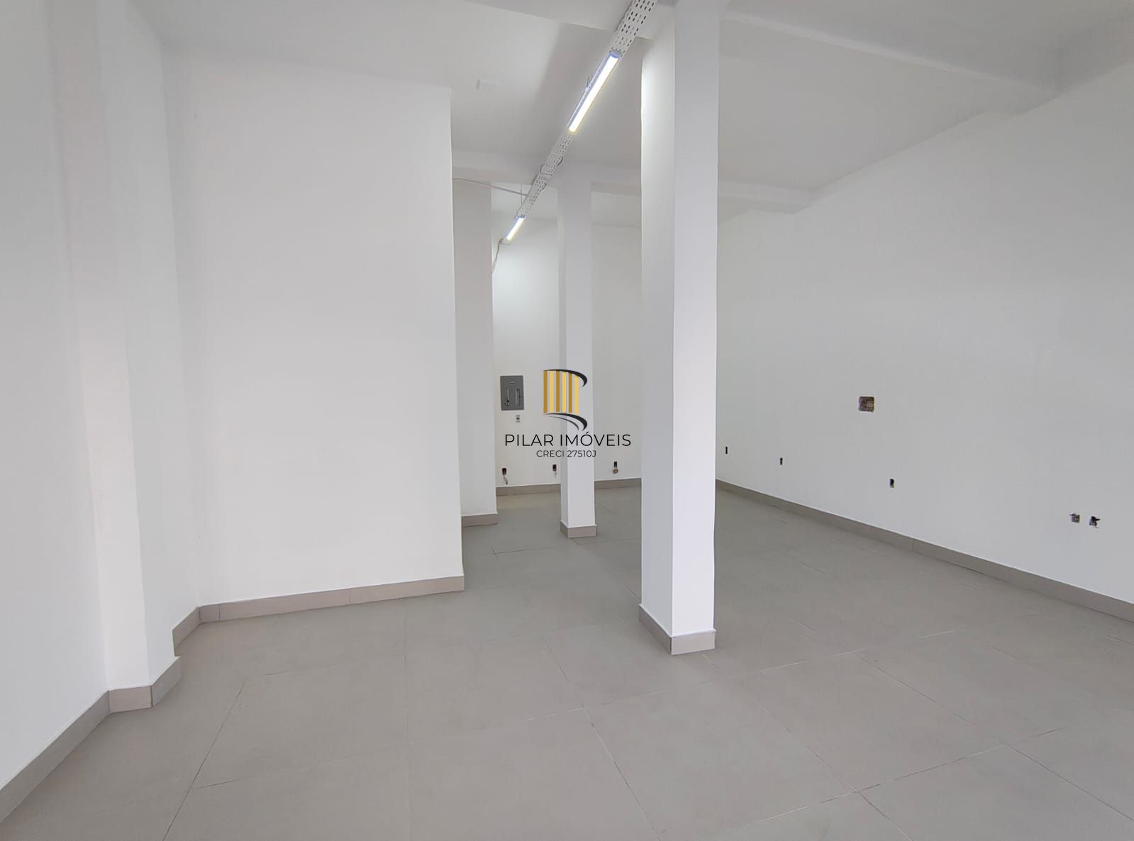 Vende-se loja com 100 m² - Floresta