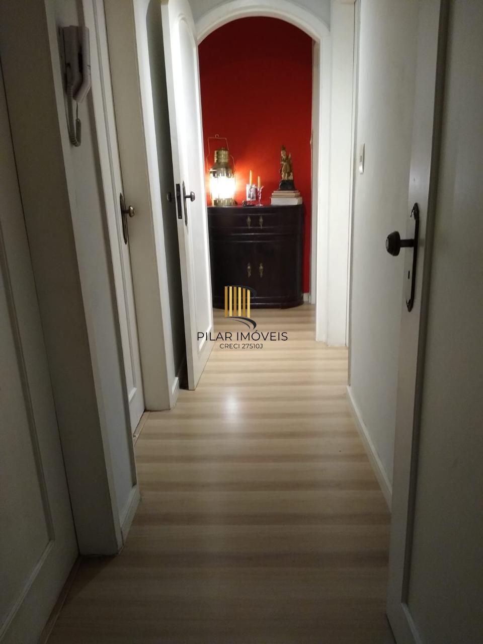 Vende-se apartamento com 3 quartos(1 suíte), 114m² e 1 vaga - Moinhos de Vento
