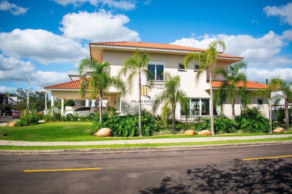 Casa para Venda - 243.12m², 4 dormitórios, sendo 1 suites, 4 vagas - São Vicente