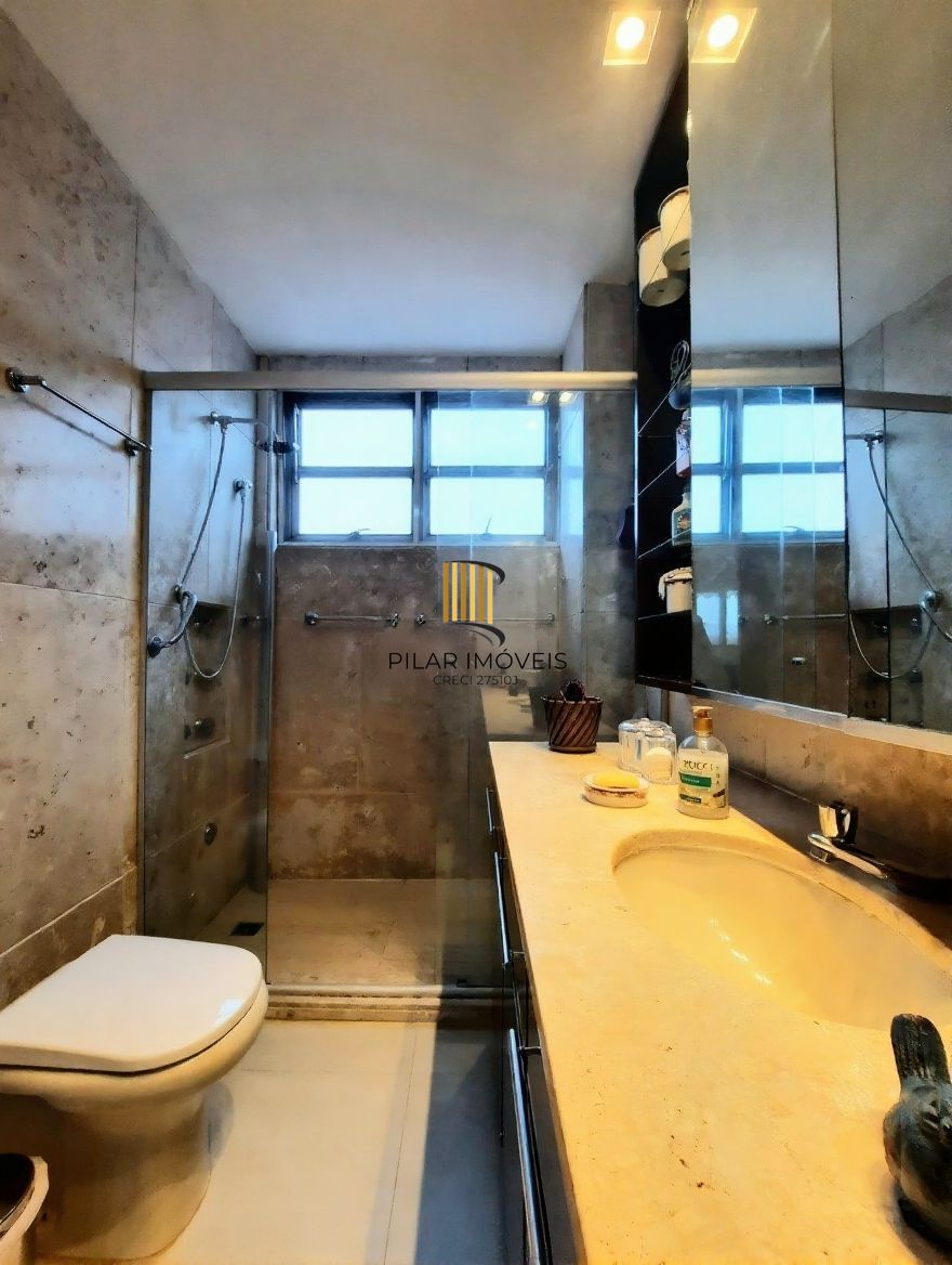 Vende-se apartamento com 3 quartos(1 suíte), 184m² e 2 vagas - Bom Fim