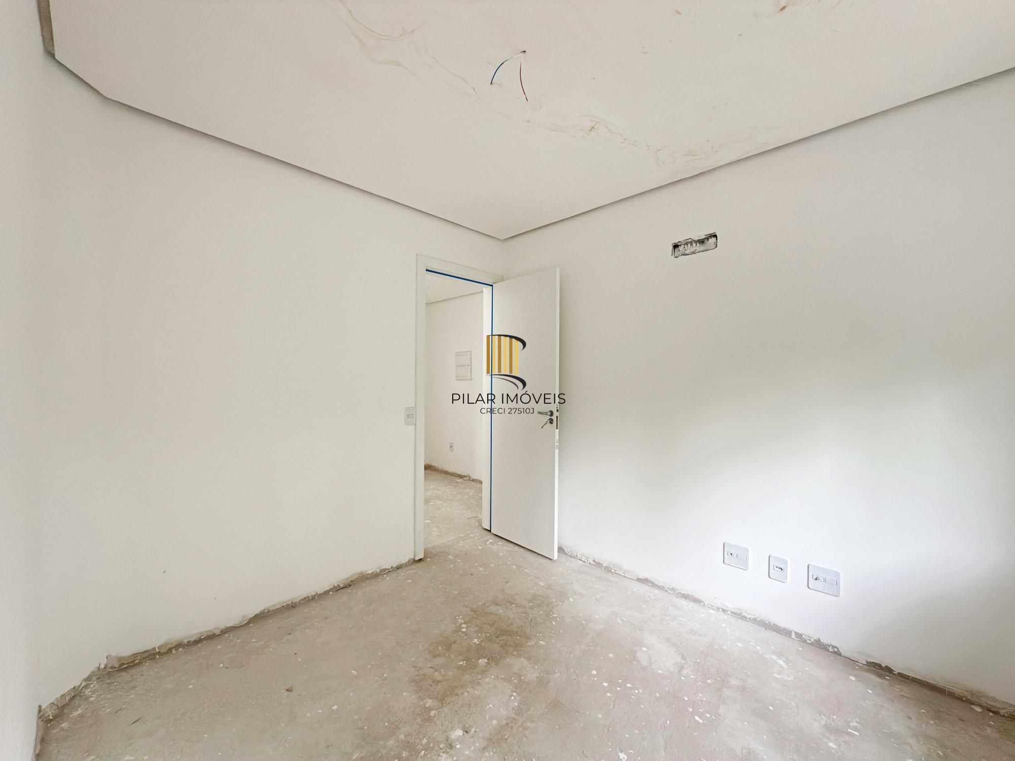 Vende-se casa em condomínio com 4 dormitórios (2 suítes), 3 vagas  – Tristeza