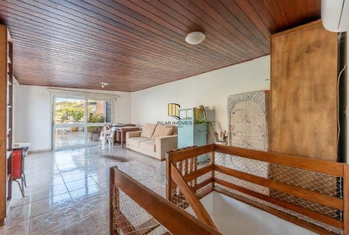 Vende-se cobertura com 4 quartos (1 suíte), 245 m² e 2 vagas – Boa Vista