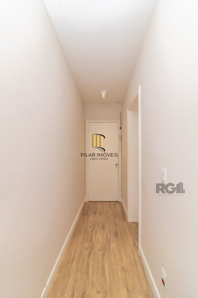 Vende-se belo apartamento a 2 quadras do Parcão, 3 quartos com suíte e vaga coberta - 110m² - Auxiliadora