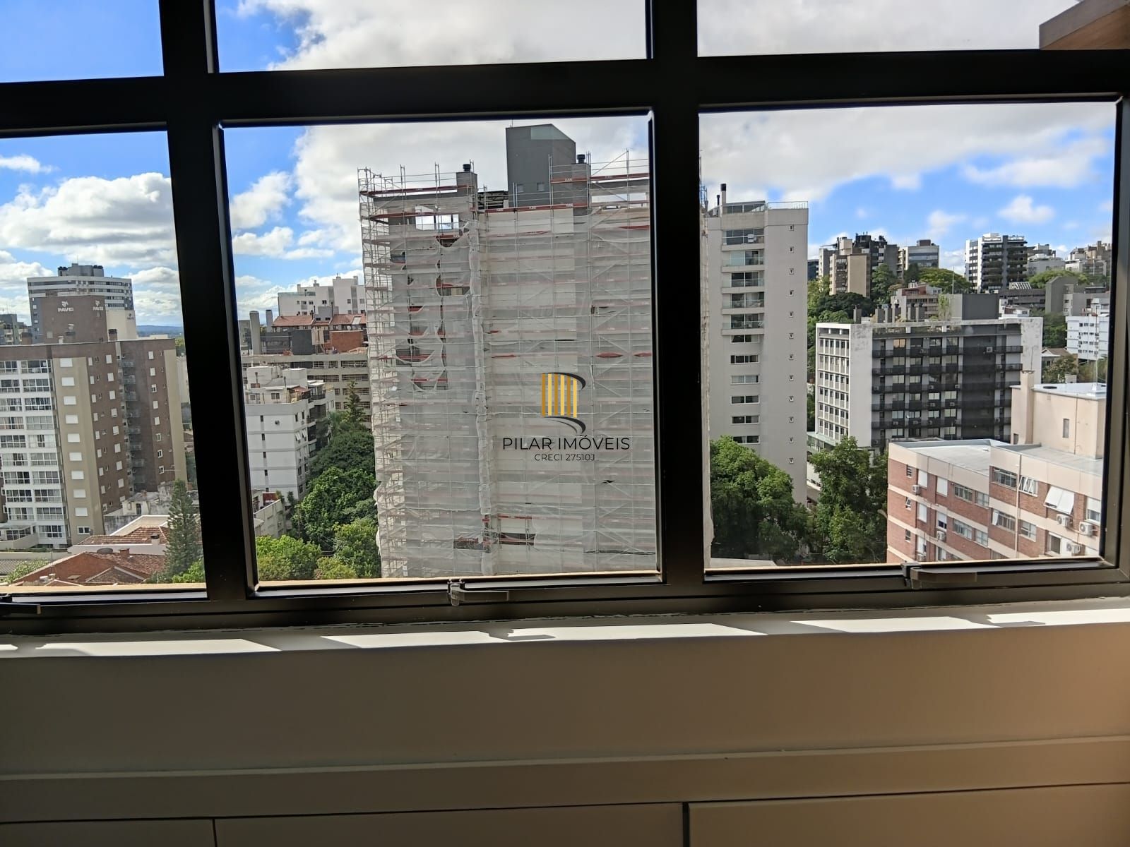 Vende-se cobertura comercial com Terraço – Moinhos de Vento