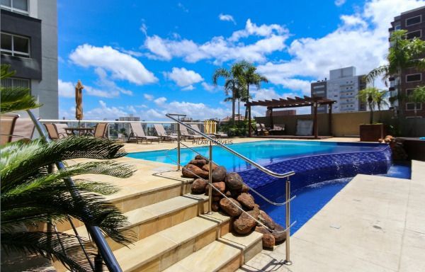 Vende-se amplo apartamento de 195m², 3 Suítes, 3 Vagas, localizado no bairro Bela Vista
