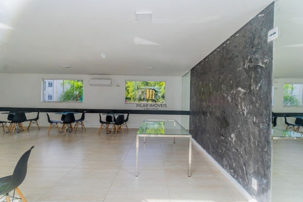 Vende-se apartamento com 2 quartos, 40m² e 1 vaga – Morro Santana