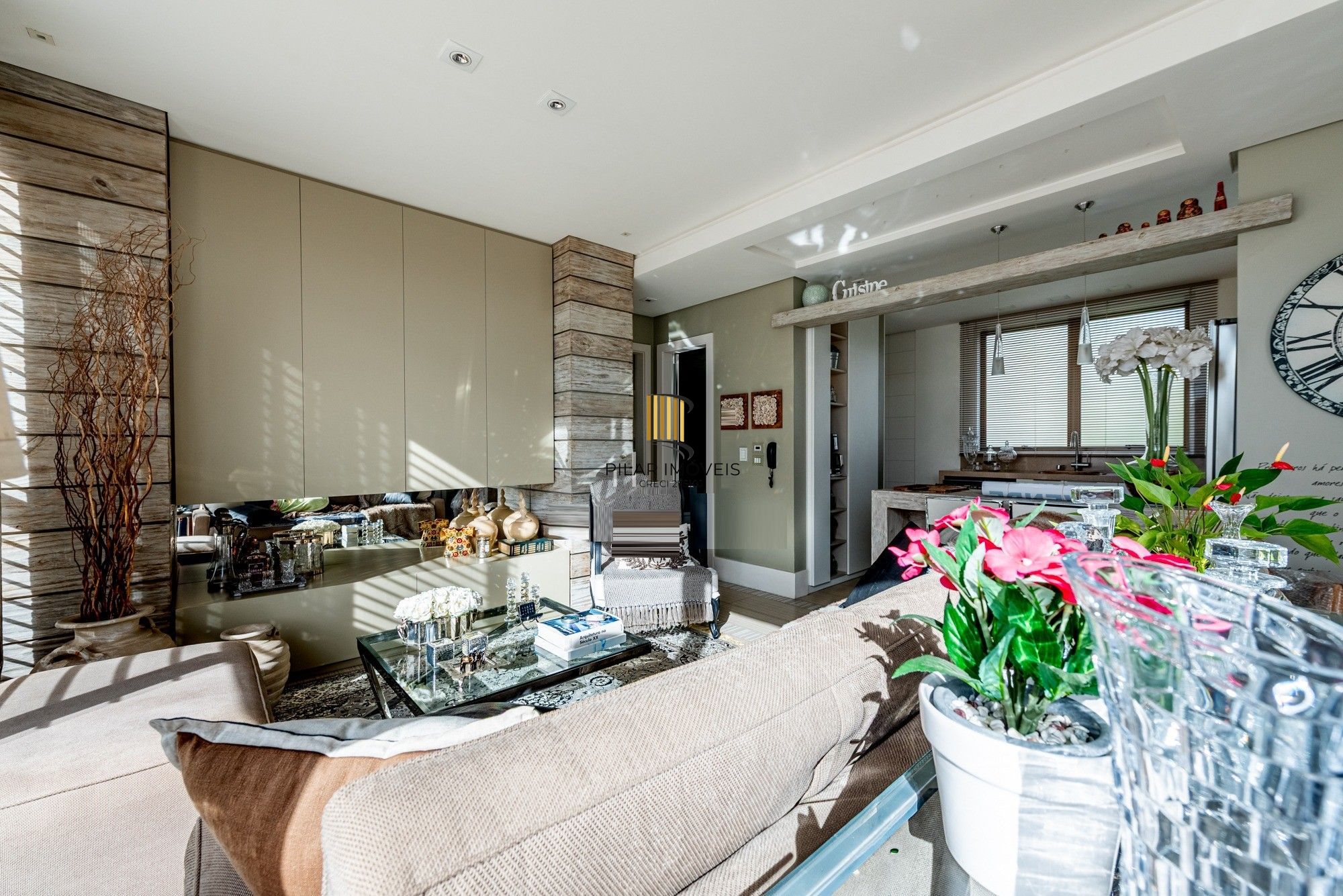 Vende-se cobertura com 2 quartos (1 suíte), 185m² e 2 vagas – Rio Branco