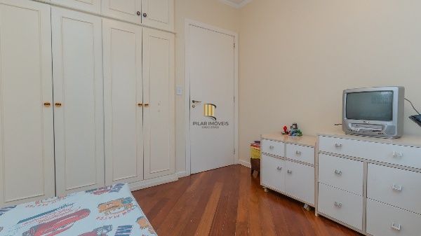 Vende-se cobertura com 3 quartos (1 suíte), piscina privativa, 202m² e 2 vagas - Mont Serrat