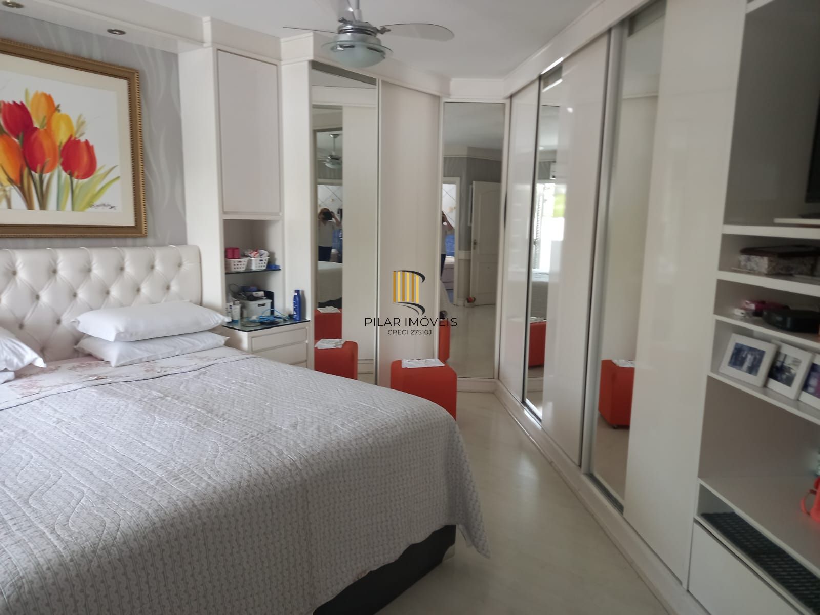 Vende-se sobrado com 5 quartos (3 suítes), 428m² e 3 vagas – Alto Petrópolis