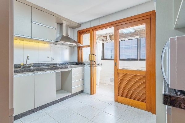 Vende-se apartamento com 3 quartos(1 suíte), 106m² e 2 vagas - Bela Vista