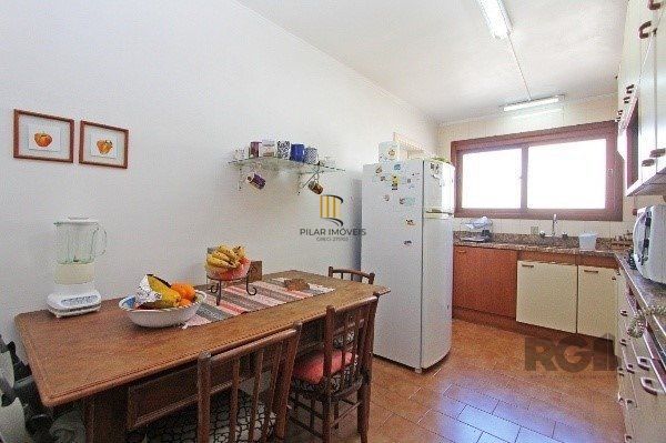 Vende-se bela cobertura 3 quartos com suíte, 2 vagas, dependencia completa em prédio com elevador - 220m² - Floresta