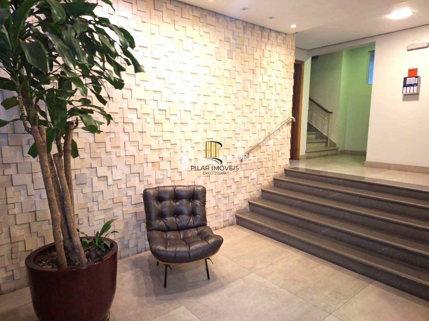 Apartamento com 2 quartos e 77m² à venda em Rio Branco, Porto Alegre.