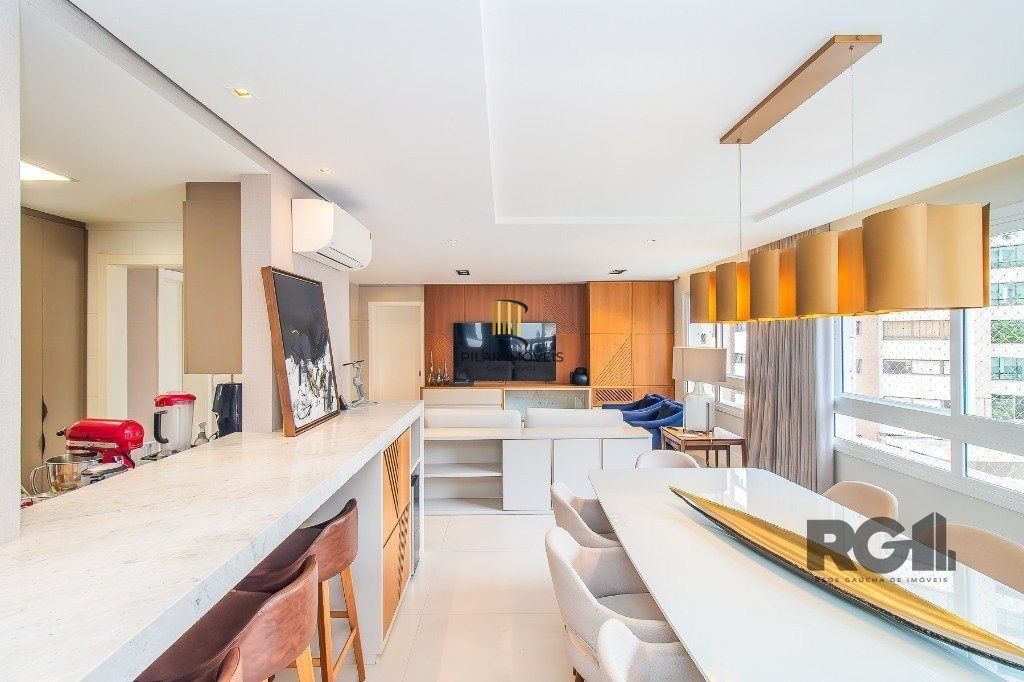 Belo Apartamento 3 quartos com suíte e 2 vagas -  136,24 m² - Petrópolis