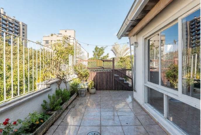 Vende-se cobertura com 4 quartos (1 suíte), 245 m² e 2 vagas – Boa Vista