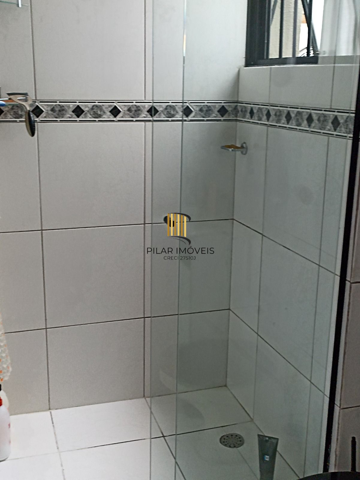 Vende-se apartamento de 1 dormitório com sacada e 47m² - Cidade Baixa
