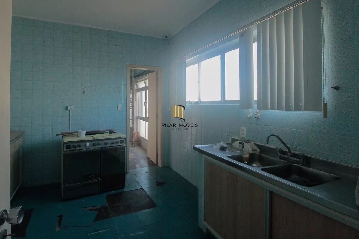 Vende-se apartamento com 4 quartos (1 suíte), 204 m² e 2 vagas - Rio Branco