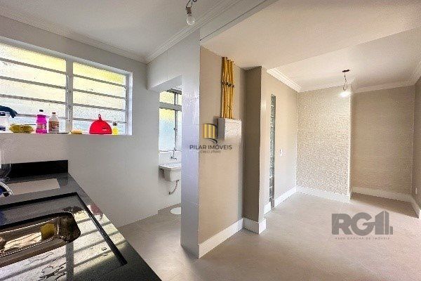 Vende-se apartaento 2 quartos com suíte e vaga coberta em região privilegiada - 72m² - Mont'Serrat