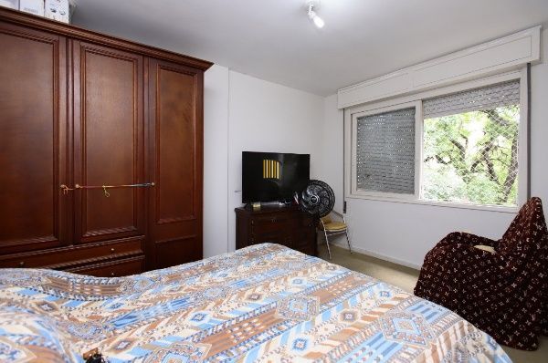 Vende-se apartamento com 3 quartos (1 suíte), 104 m² e 1 vaga – Moinhos de Vento