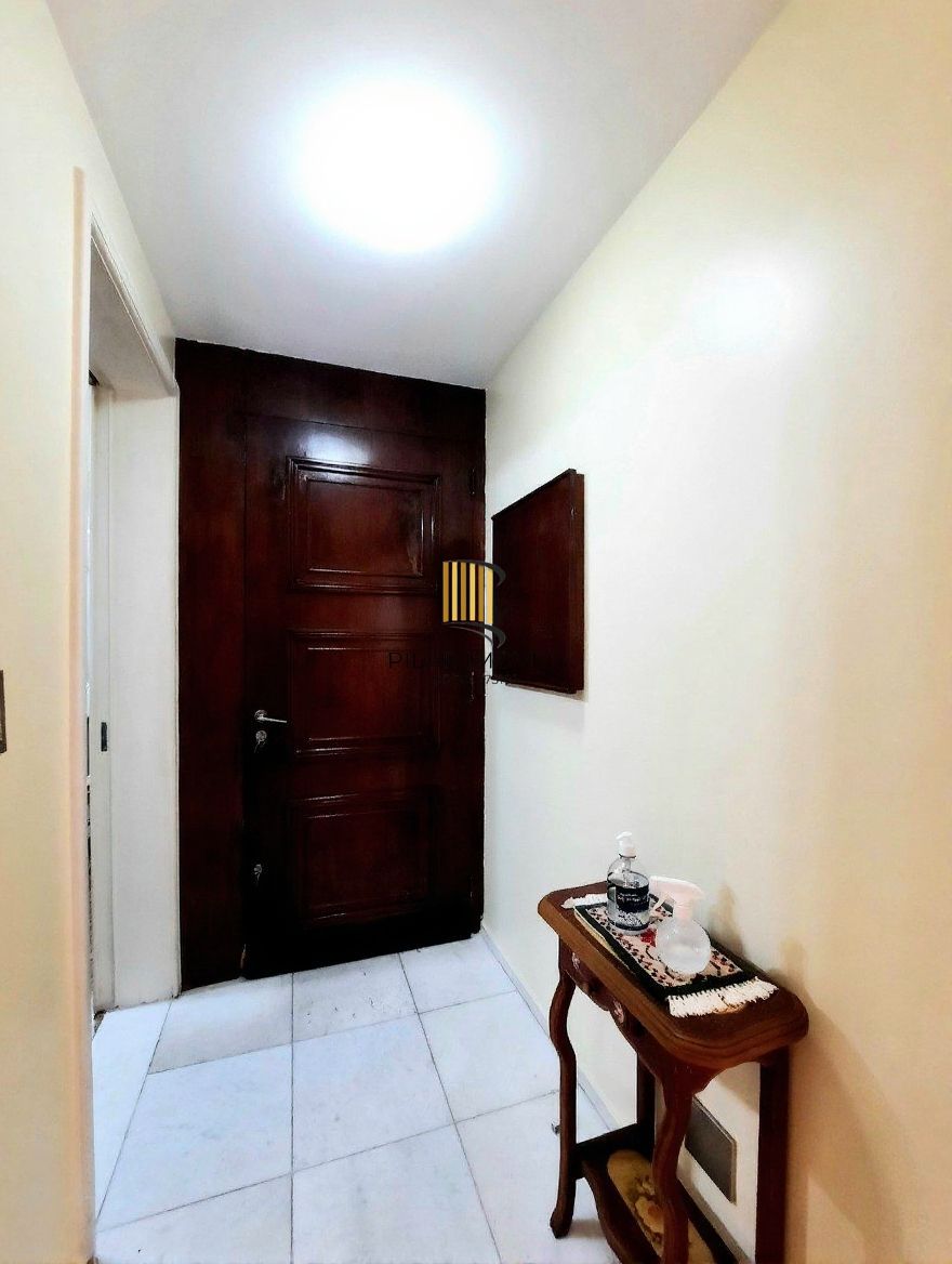 Vende-se apartamento com 3 quartos(1 suíte), 184m² e 2 vagas - Bom Fim