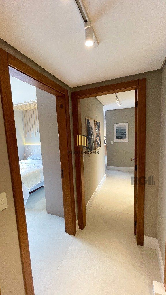 Vende-se luxuoso apartamento 3 quartos com suíte, 2 vagas, com churrasqueira e hidro - 148m² -  Petrópolis