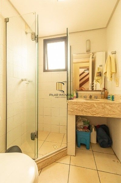 Cobertura com 3 quartos, 2 suítes e 2 vagas no Petrópolis – Vista deslumbrante!