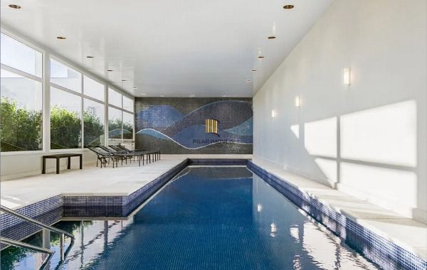 Apartamento mobiliado, 3 suítes, 2 vagas – 126m² – Petrópolis