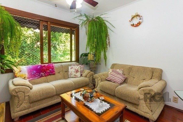 Cobertura para Venda - 100.94m², 3 dormitórios, sendo 1 suites, 2 vagas - Petrópolis