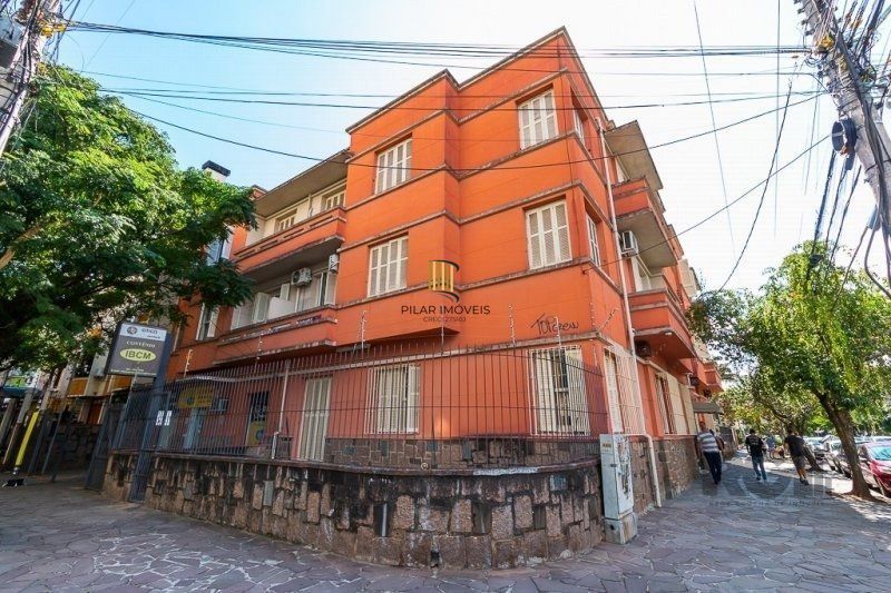 Apartamento 3 dormitórios, 1 vaga de garagem no Bairro Menino Deus.