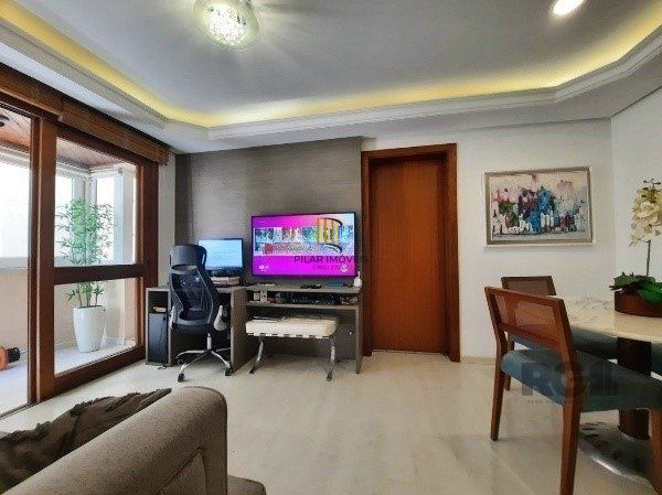 Vende-se apartamento com 2 quartos (1 suíte), 61 m² e 1 vaga – Petrópolis