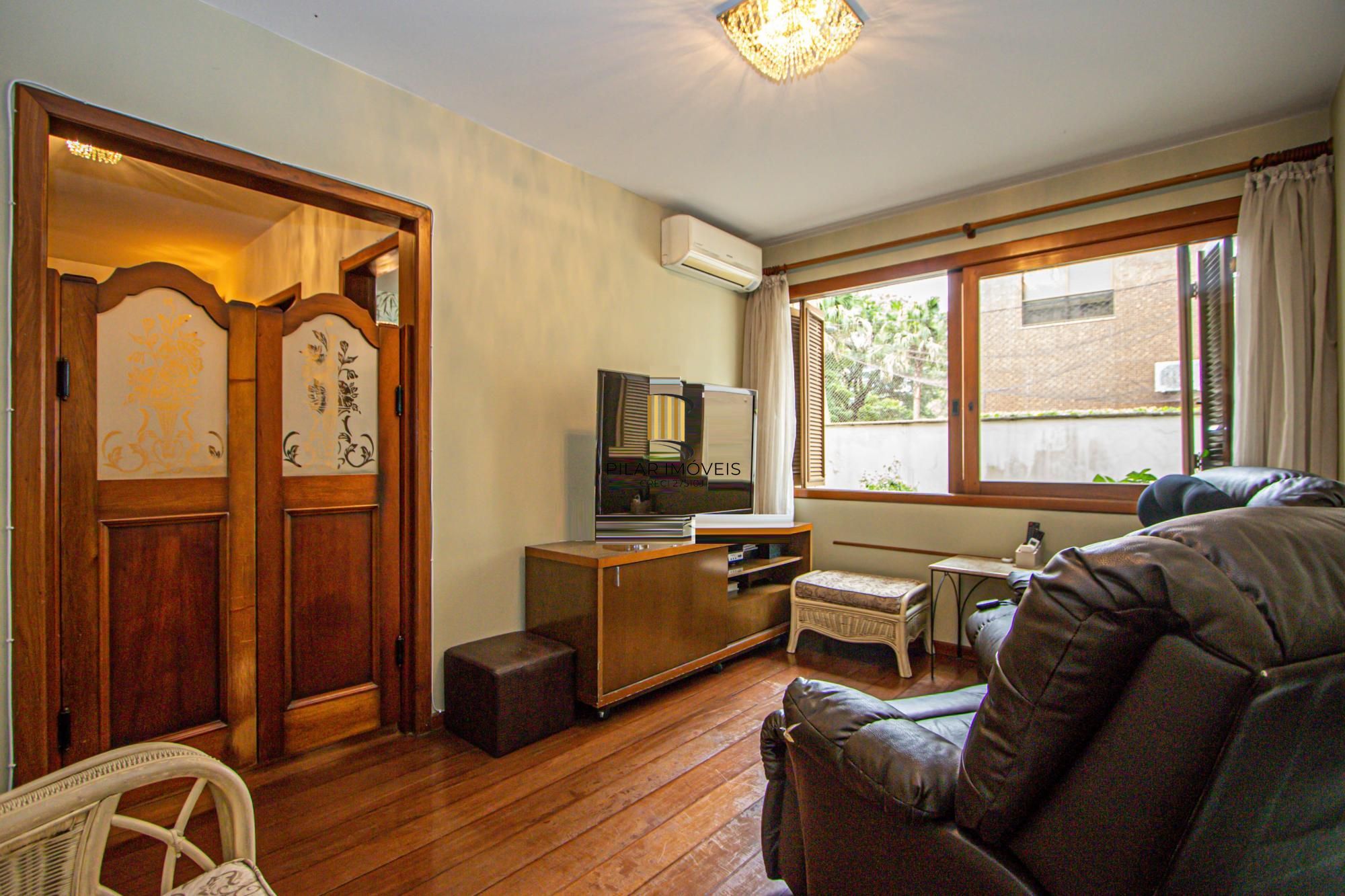 Apartamento mobiliado com 4 quartos, hidromassagem e 2 vagas -254 m²- Petrópolis