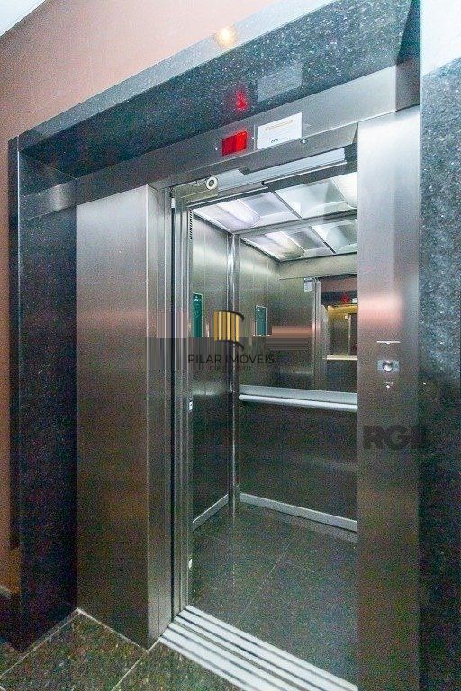 Apartamento 3 dormitórios, 1 suíte, 2 vagas de garagem no Bairro Bela Vista.